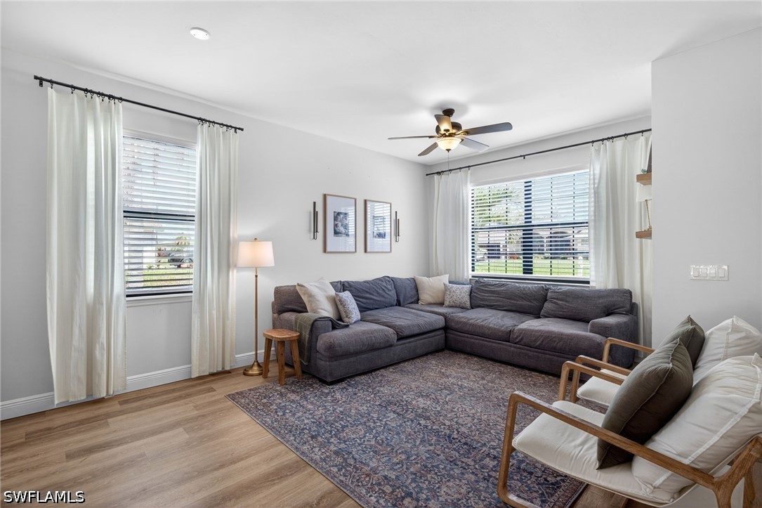 4 Bed SingleFamilyResidence for Sale in Cape Coral, photo 2