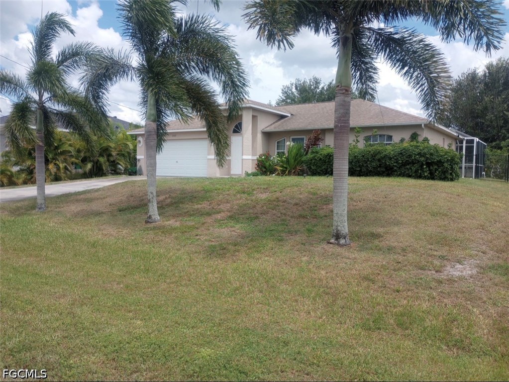 3 Bed Pool Home for Sale in Cape Coral, photo 2