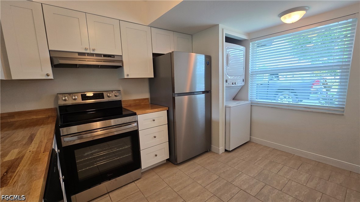 1 Bed Pool Home for Sale in Brian Court Condo, photo 2