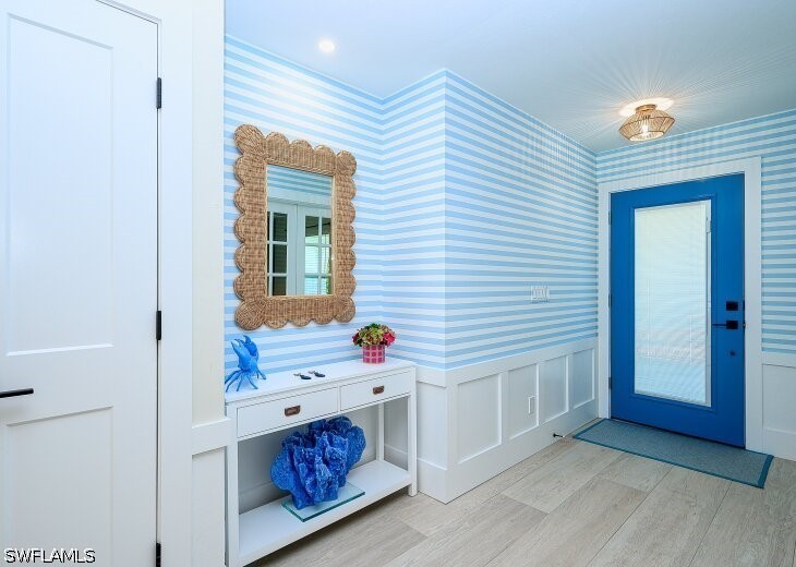 3 Bed Pool Home for Sale in Naples Park, photo 2
