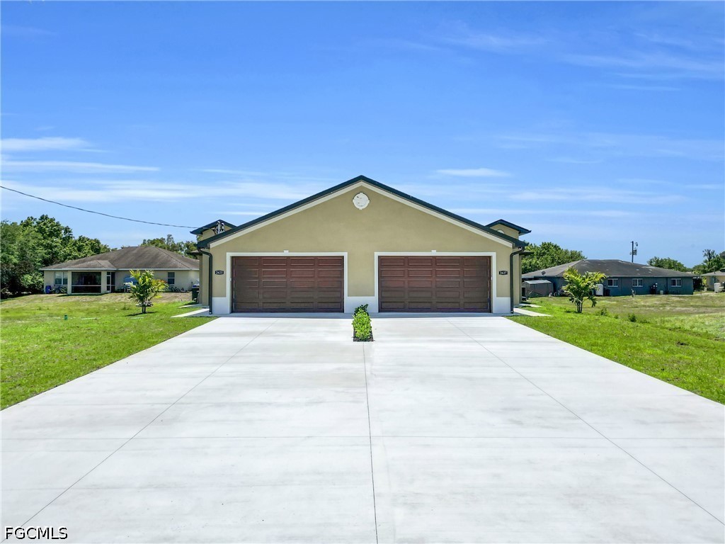 6 Bed Duplex for Sale in Lehigh Acres, photo 2