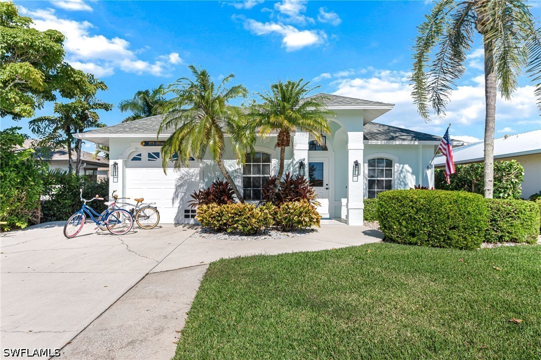 4 Bed Pool Home for Sale in Naples Park, photo 2