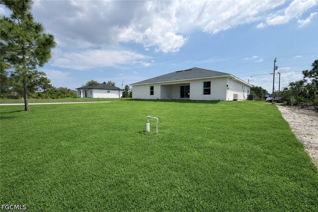 3 Bed SingleFamilyResidence for Sale in Lehigh Acres, photo 2