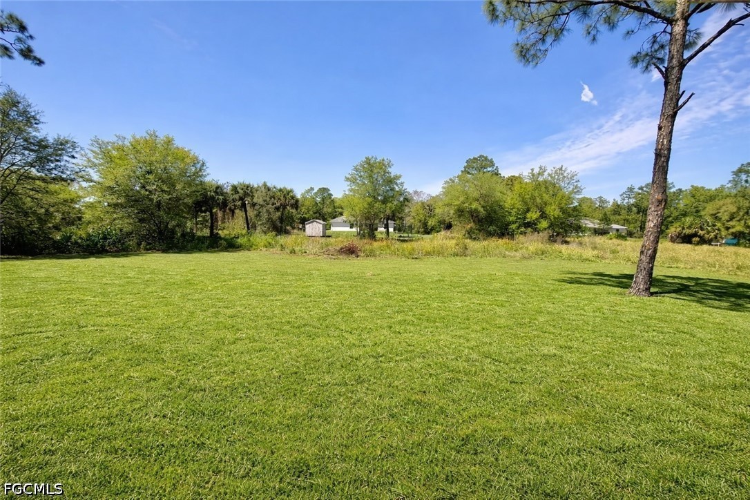 3 Bed SingleFamilyResidence for Sale in Lehigh Acres, photo 2