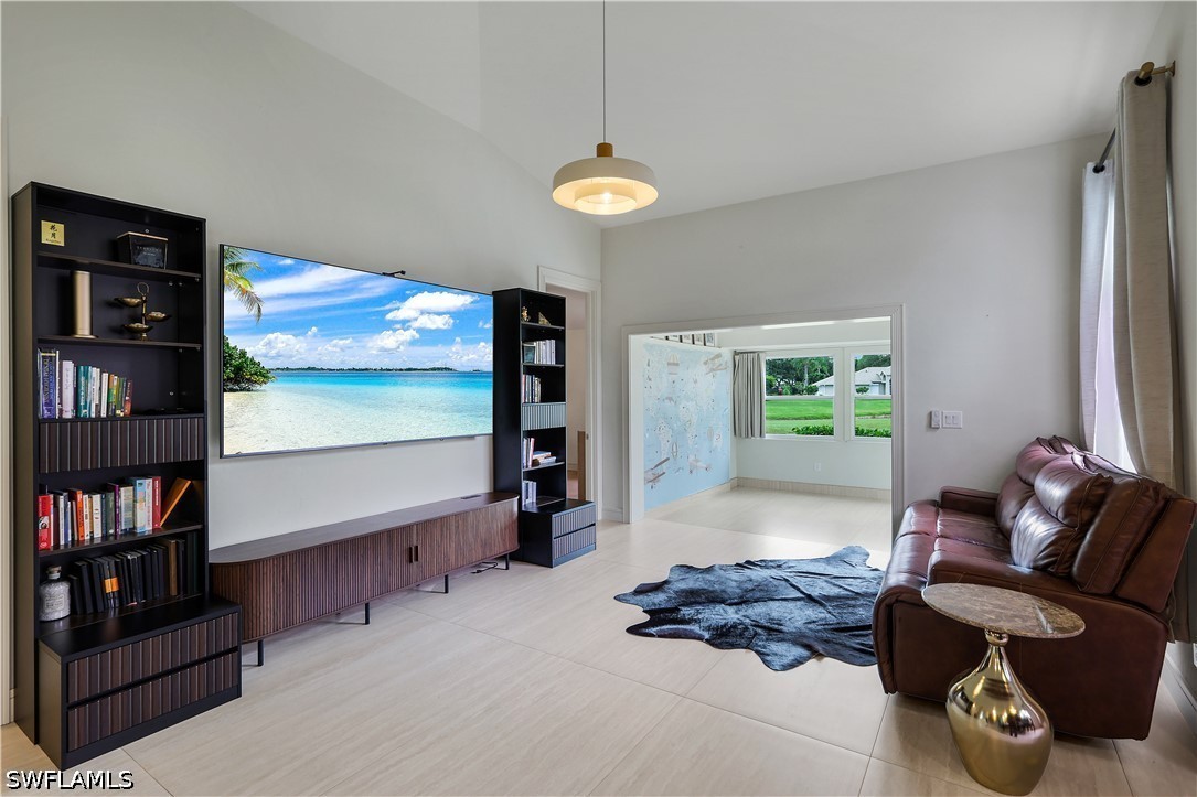 2 Bed Waterfront Home for Sale in Estero, photo 2