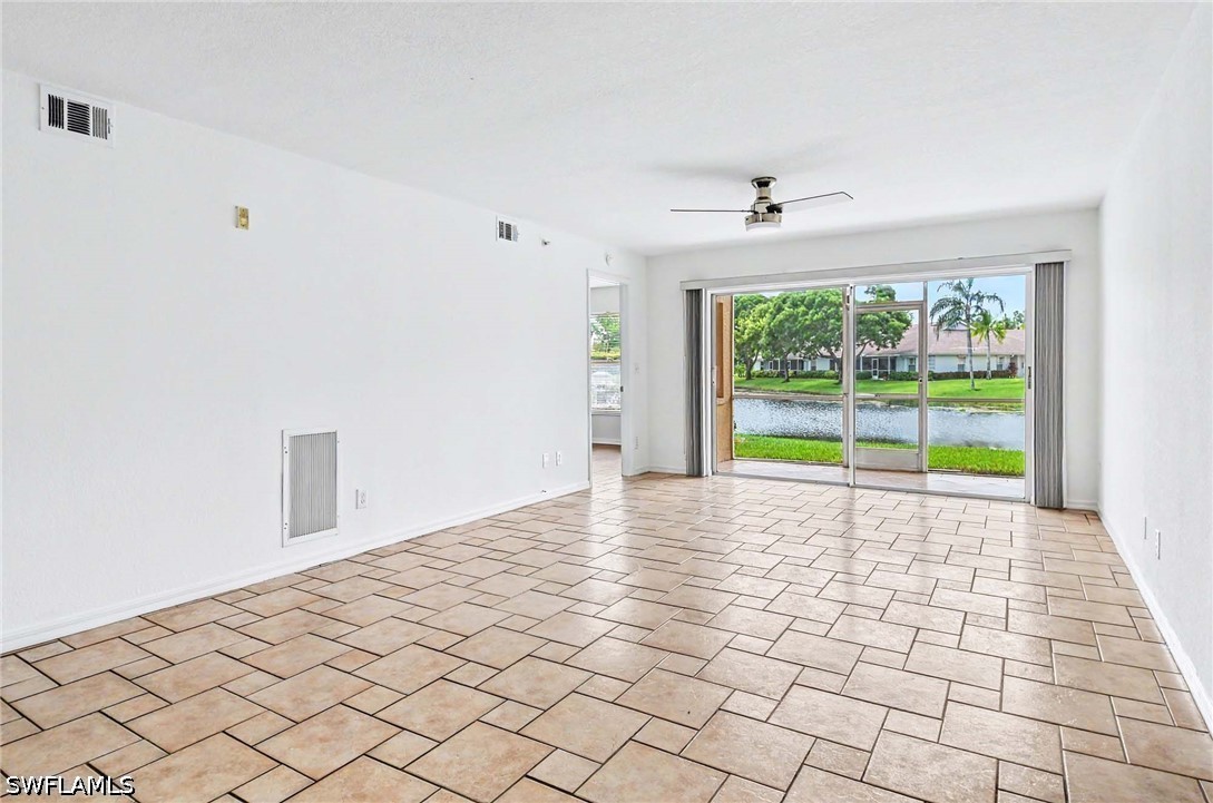 2 Bed Waterfront Home for Sale in Naples, photo 2