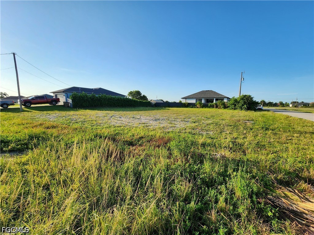 Residential for Sale in Cape Coral, photo 2
