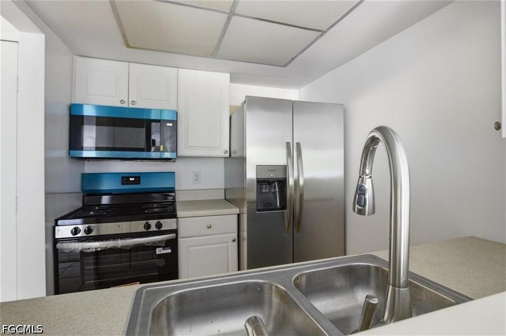 1 Bed Condominium for Sale in Windsor West, photo 2