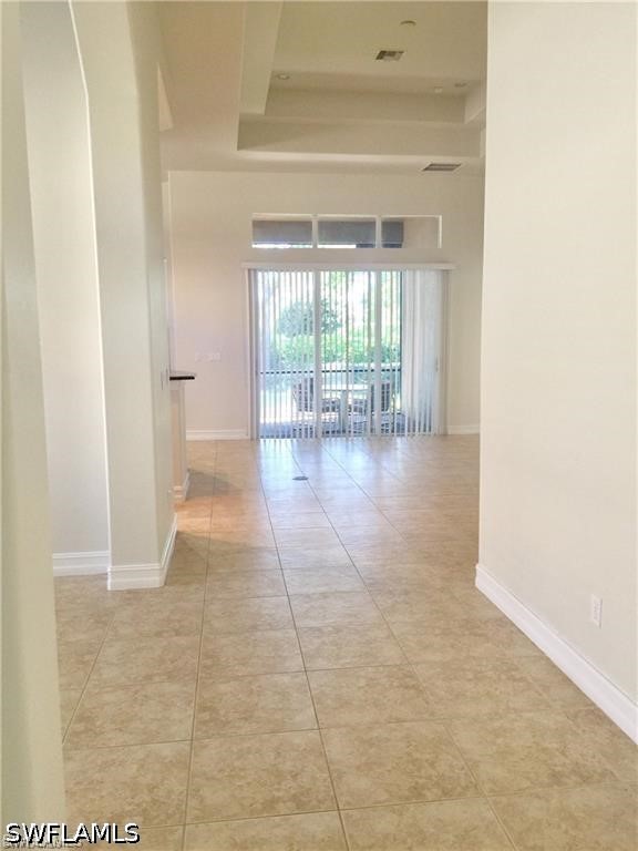 3 Bed SingleFamilyResidence for Sale in Naples, photo 2