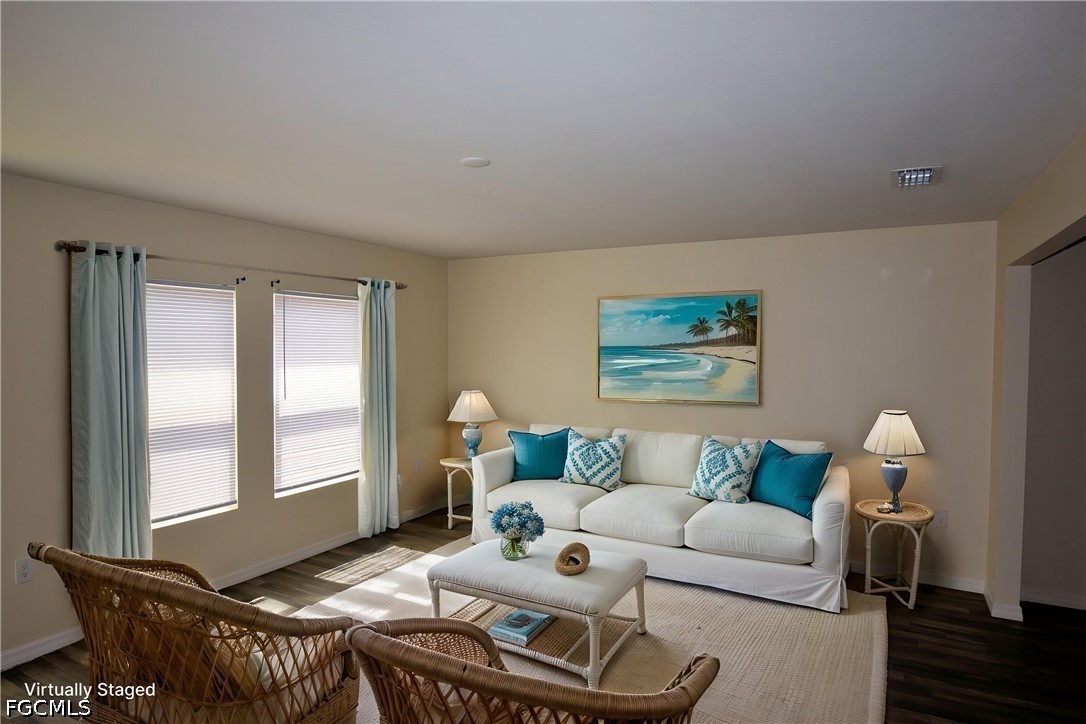 4 Bed SingleFamilyResidence for Sale in Cape Coral, photo 2