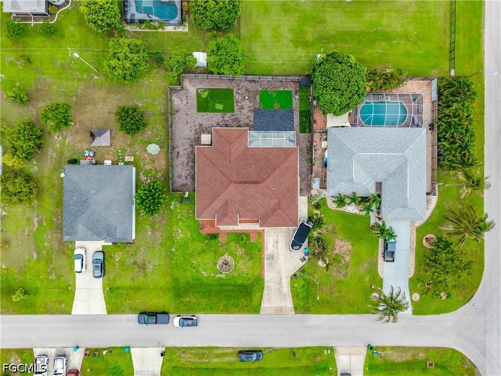 3 Bed SingleFamilyResidence for Sale in Cape Coral, photo 2