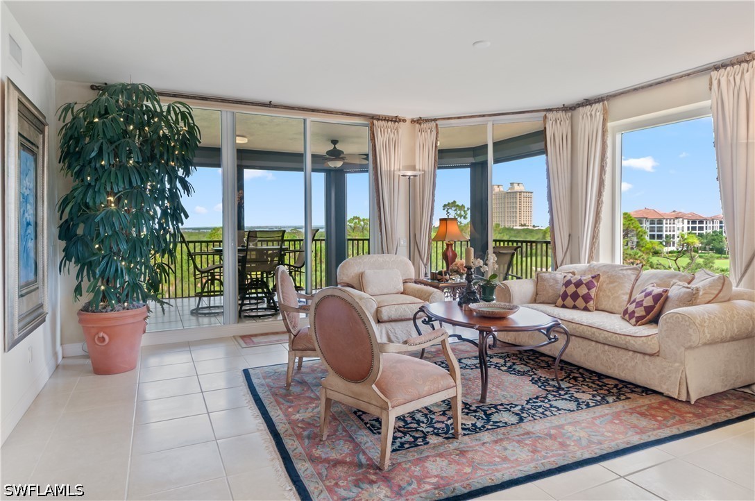 3 Bed Condominium for Sale in Sorrento, photo 2