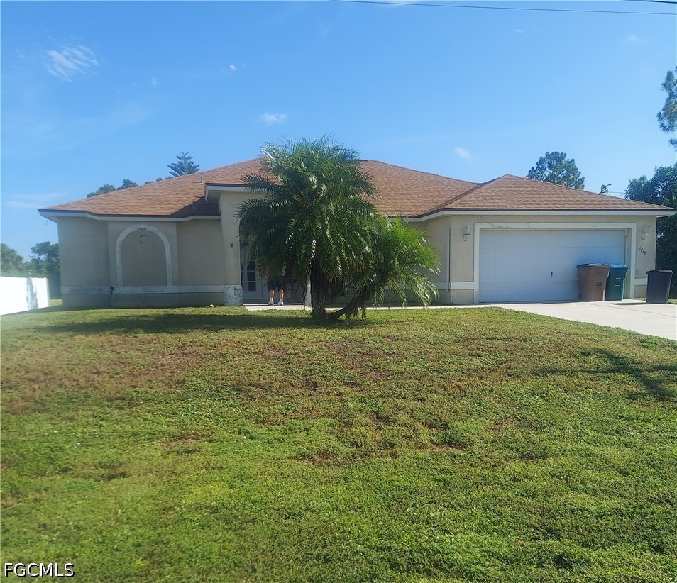 3 Bed SingleFamilyResidence for Sale in Cape Coral, photo 2