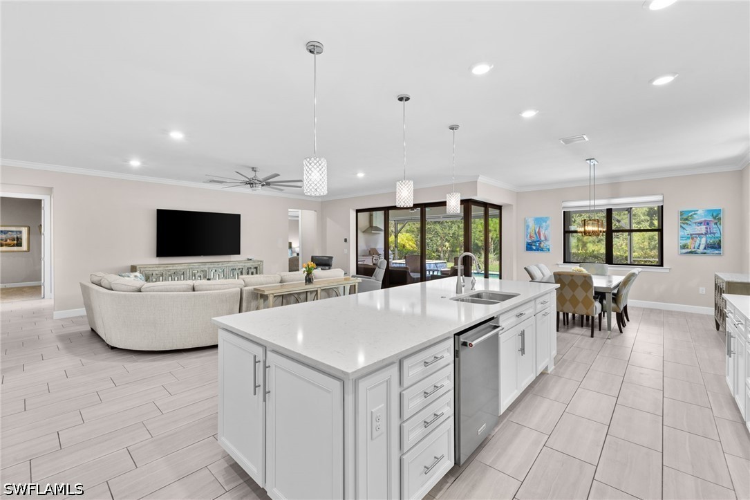 3 Bed Pool Home for Sale in Winding Cypress, photo 2