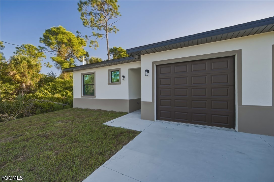 3 Bed Duplex for Sale in Lehigh Acres, photo 2