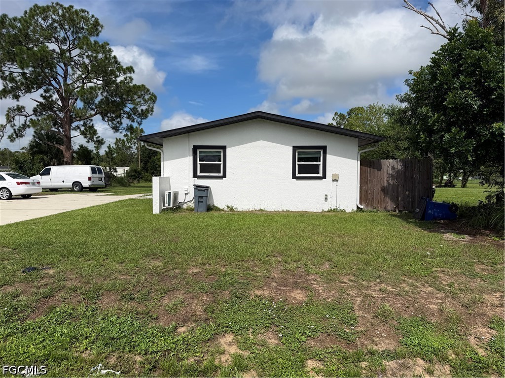 2 Bed Duplex for Sale in Lehigh Acres, photo 2