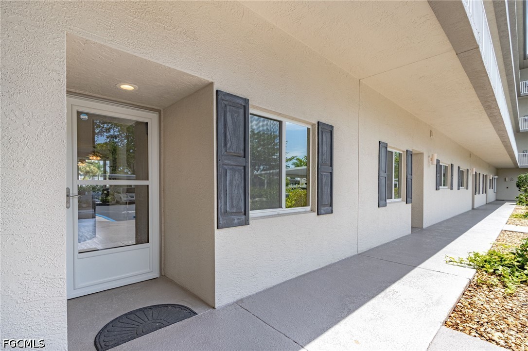 2 Bed Condominium for Sale in Fort Myers, photo 2