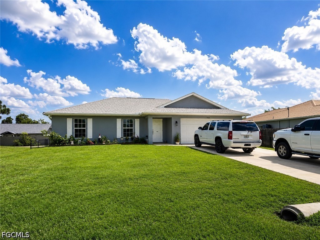 3 Bed SingleFamilyResidence for Sale in Cape Coral, photo 2