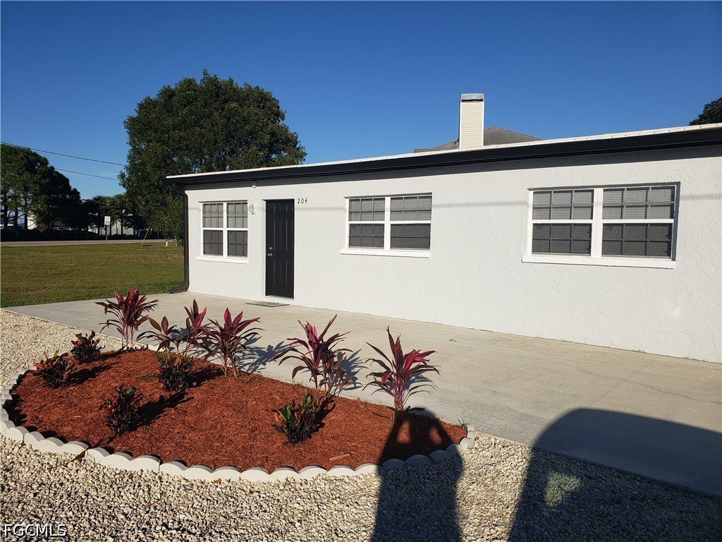 1 Bed Duplex for Sale in Fort Myers, photo 2