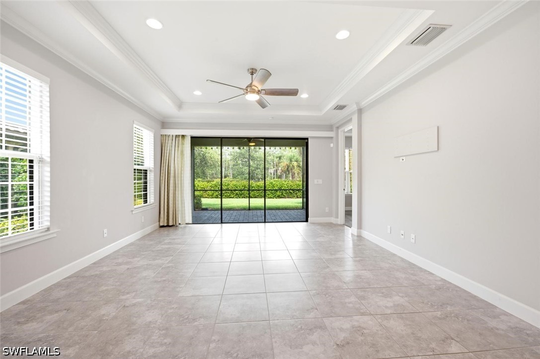 2 Bed Attached for Sale in Naples, photo 2