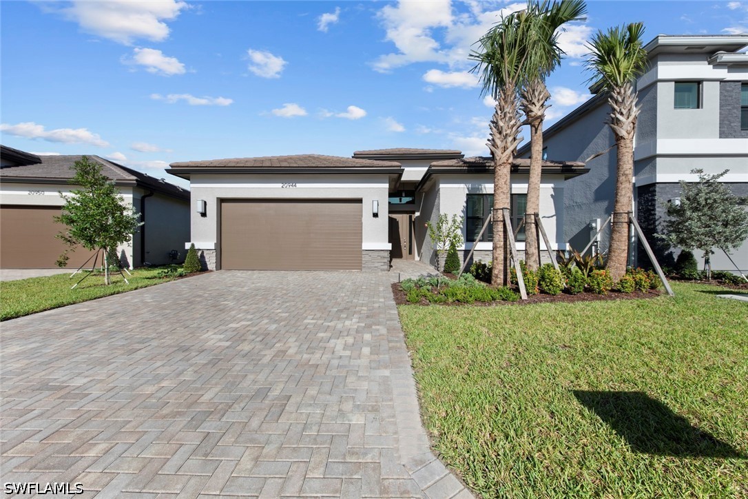3 Bed SingleFamilyResidence for Sale in Estero, photo 2