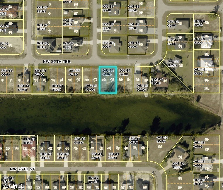 Waterfront Home for Sale in Cape Coral, photo 2