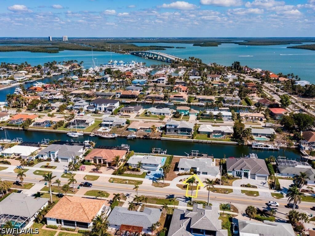 2 Bed Pool Home for Sale in Marco Beach, photo 2
