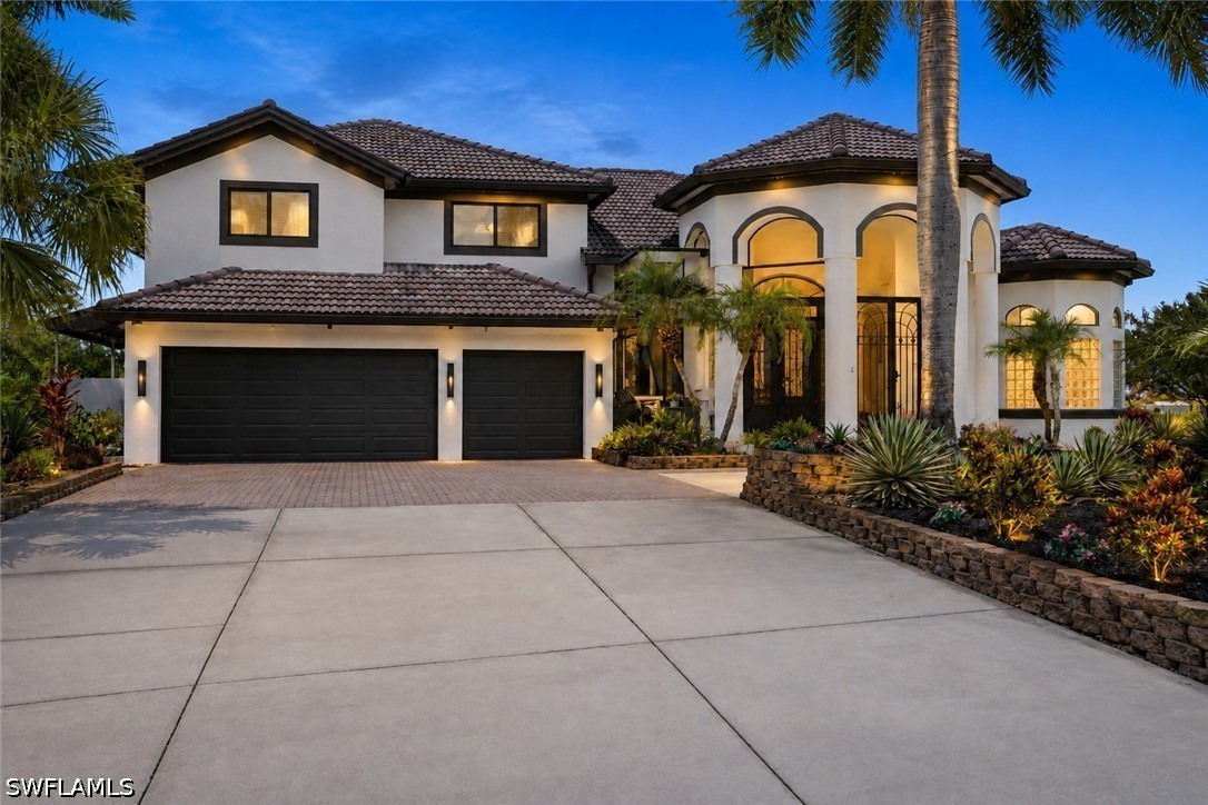 4 Bed Pool Home for Sale in Naples, photo 2