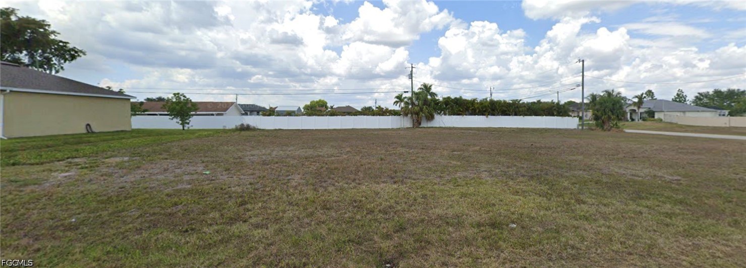 Residential for Sale in Cape Coral, photo 2