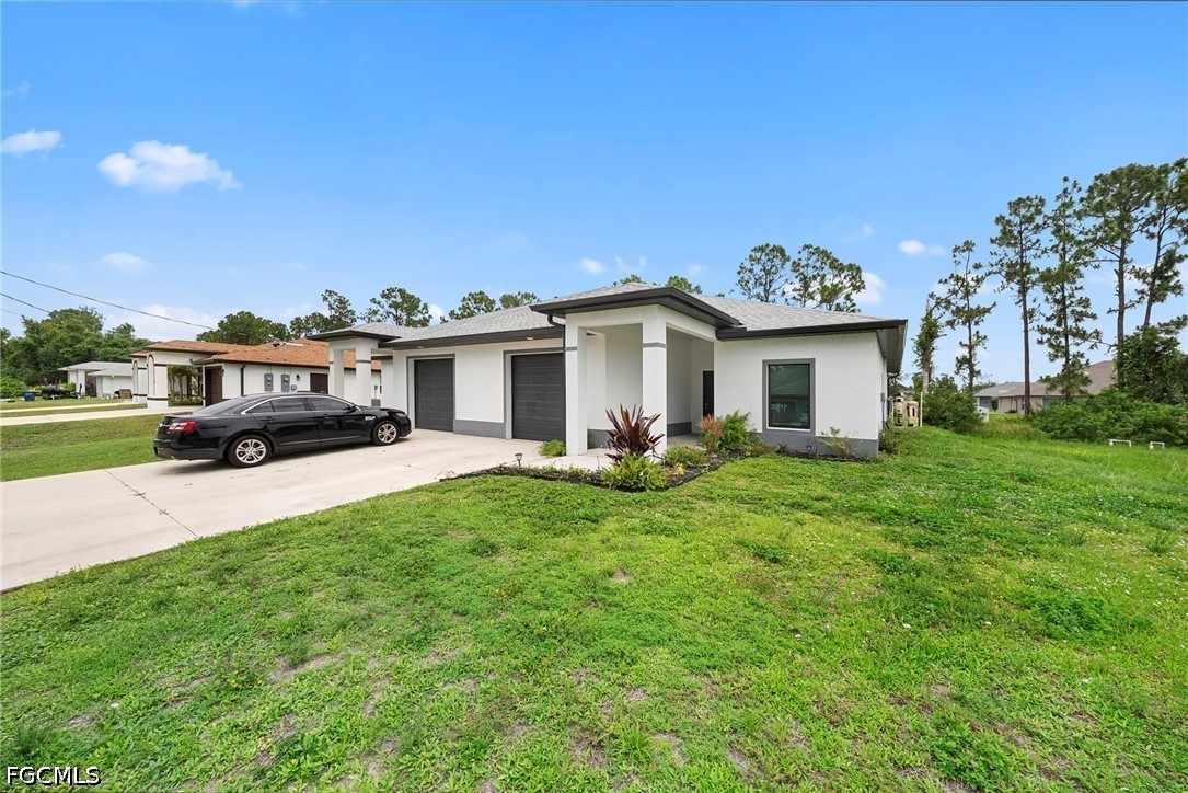 3 Bed Duplex for Sale in Lehigh Estates, photo 2