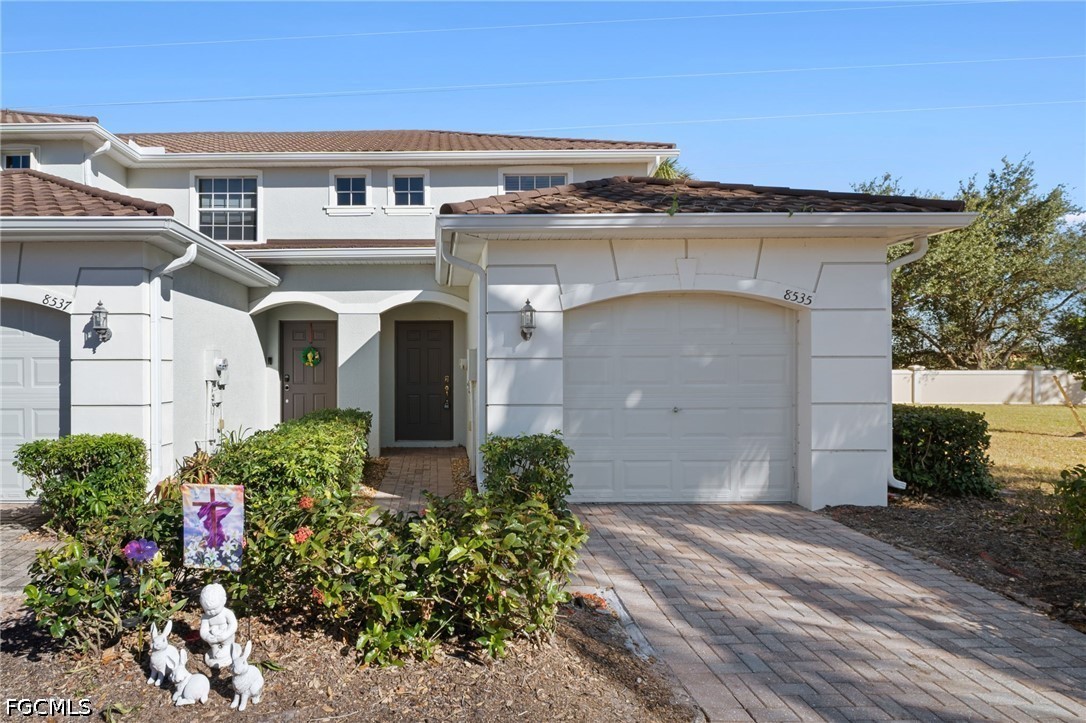 2 Bed Townhouse for Sale in Olympia Pointe, photo 2