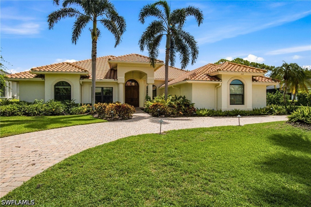 3 Bed Pool Home for Sale in Naples, photo 2