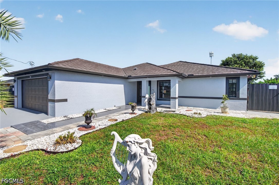 3 Bed SingleFamilyResidence for Sale in Lehigh Acres, photo 2