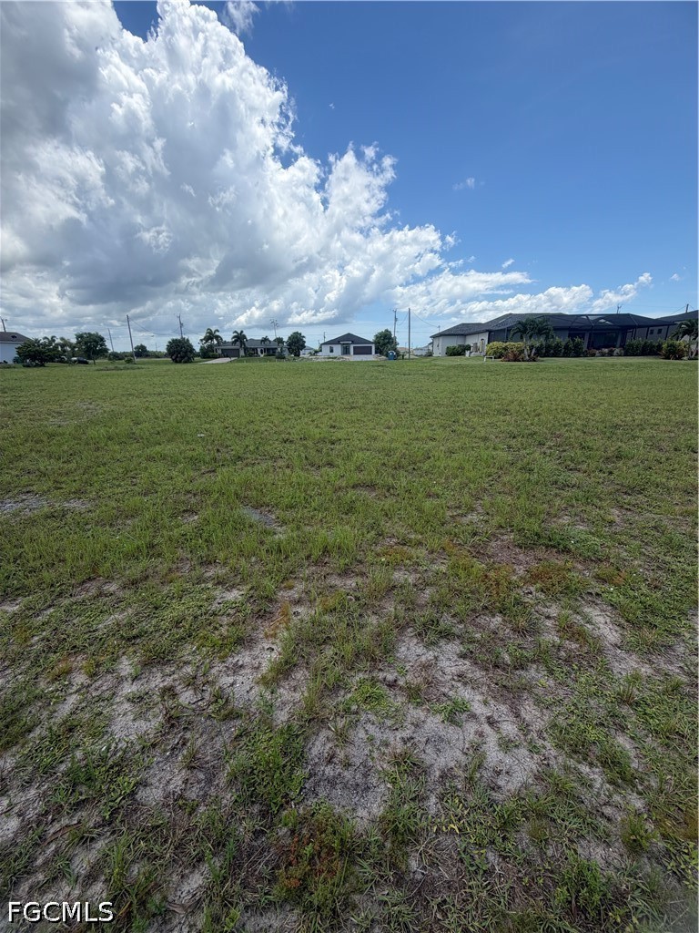 Residential for Sale in Cape Coral, photo 2