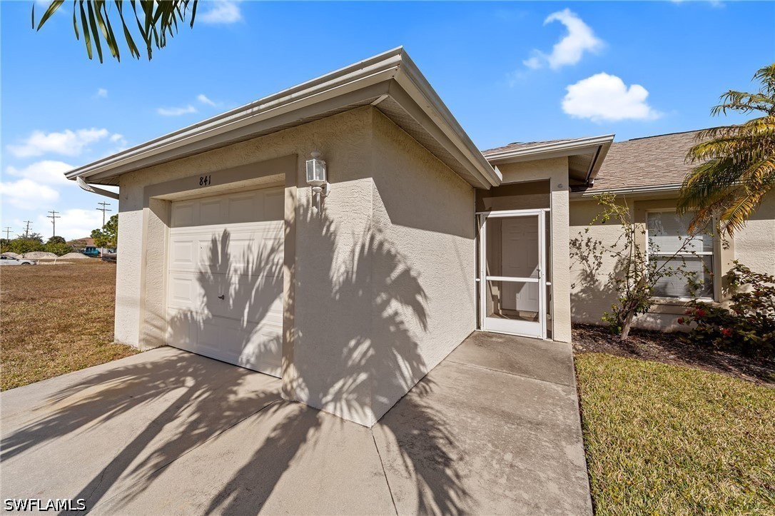 3 Bed Duplex for Sale in Cape Coral, photo 2