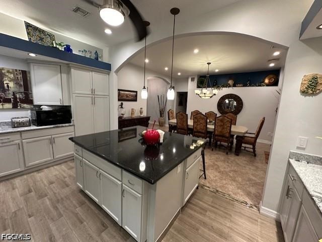 3 Bed SingleFamilyResidence for Sale in Sunset Acres, photo 2