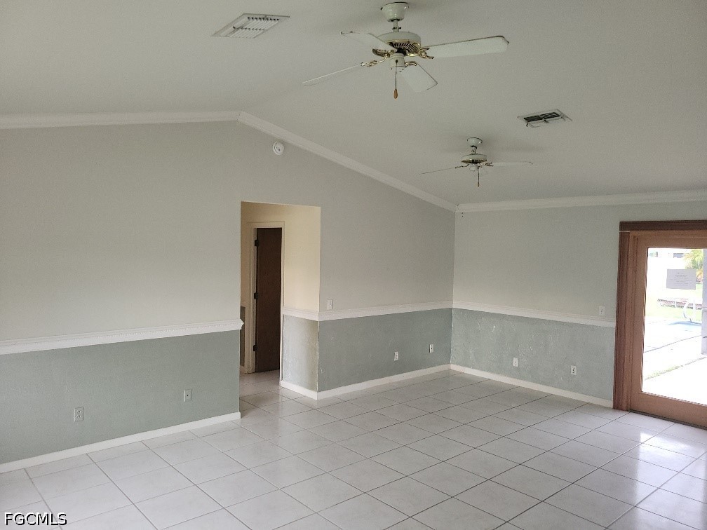 3 Bed Pool Home for Sale in Cape Coral, photo 2