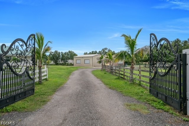 4 Bed SingleFamilyResidence for Sale in North Fort Myers, photo 2
