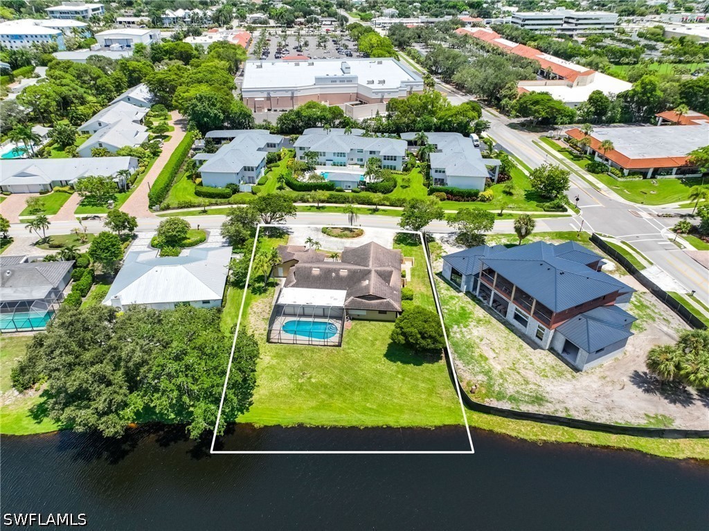 3 Bed Pool Home for Sale in Park Shore, photo 2
