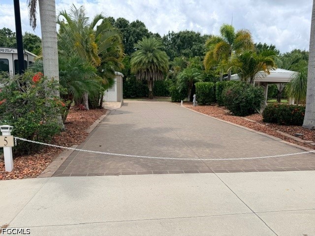 Residential for Sale in Fort Myers, photo 2