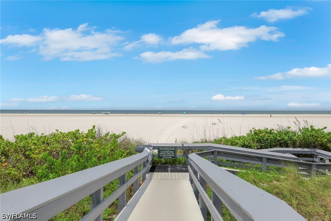 2 Bed Pool Home for Sale in Marco Island, photo 2