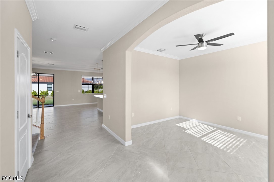 4 Bed SingleFamilyResidence for Sale in Fort Myers, photo 2