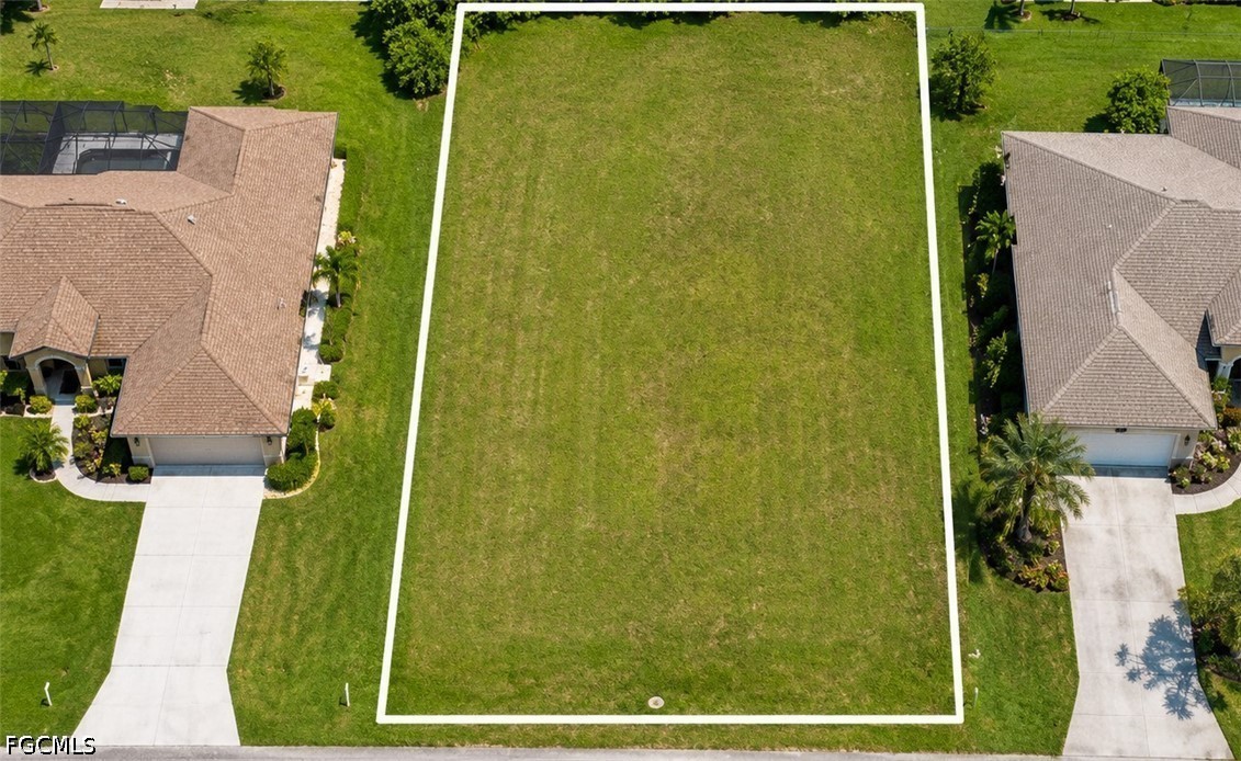 Waterfront Home for Sale in Cape Coral, photo 2