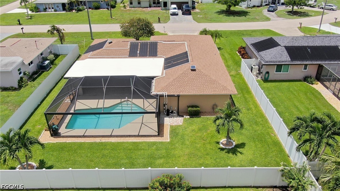 3 Bed Pool Home for Sale in Cape Coral, photo 2
