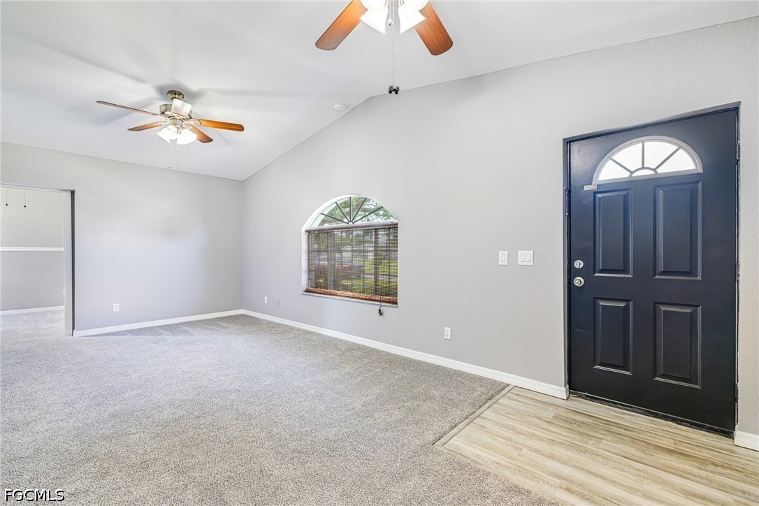 3 Bed SingleFamilyResidence for Sale in Port Charlotte, photo 2