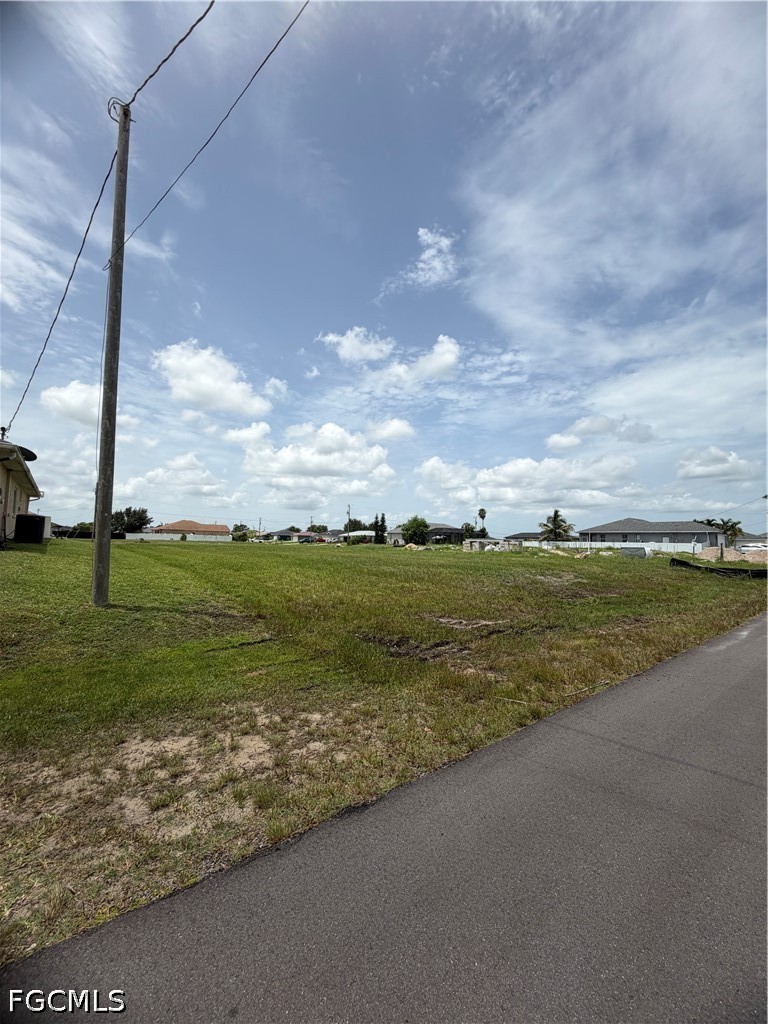 Residential for Sale in Cape Coral, photo 2