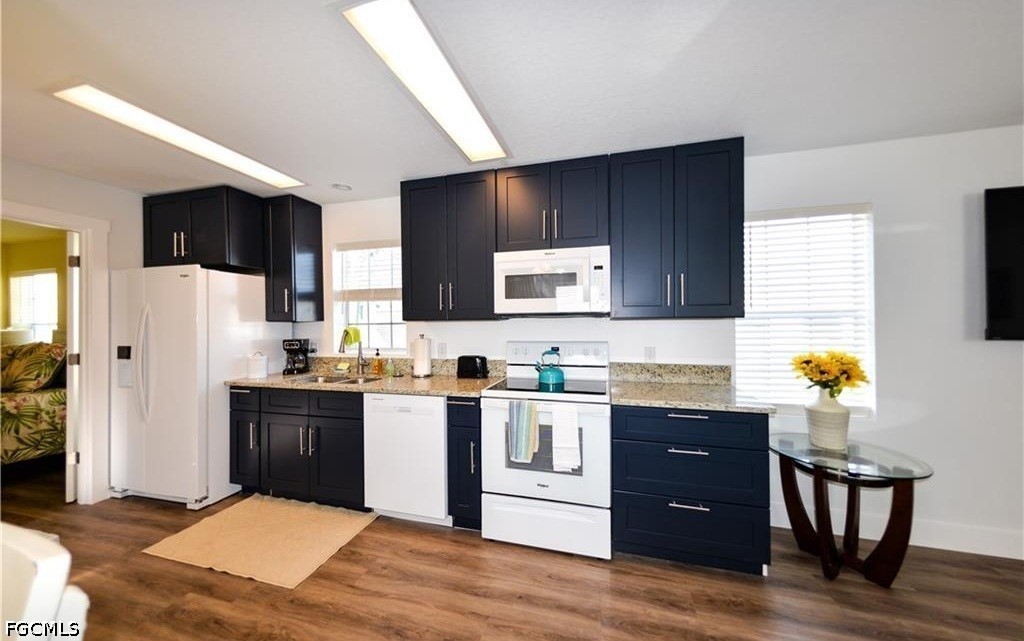 2 Bed ManufacturedHome for Sale in Helen Lane Condo Rv, photo 2