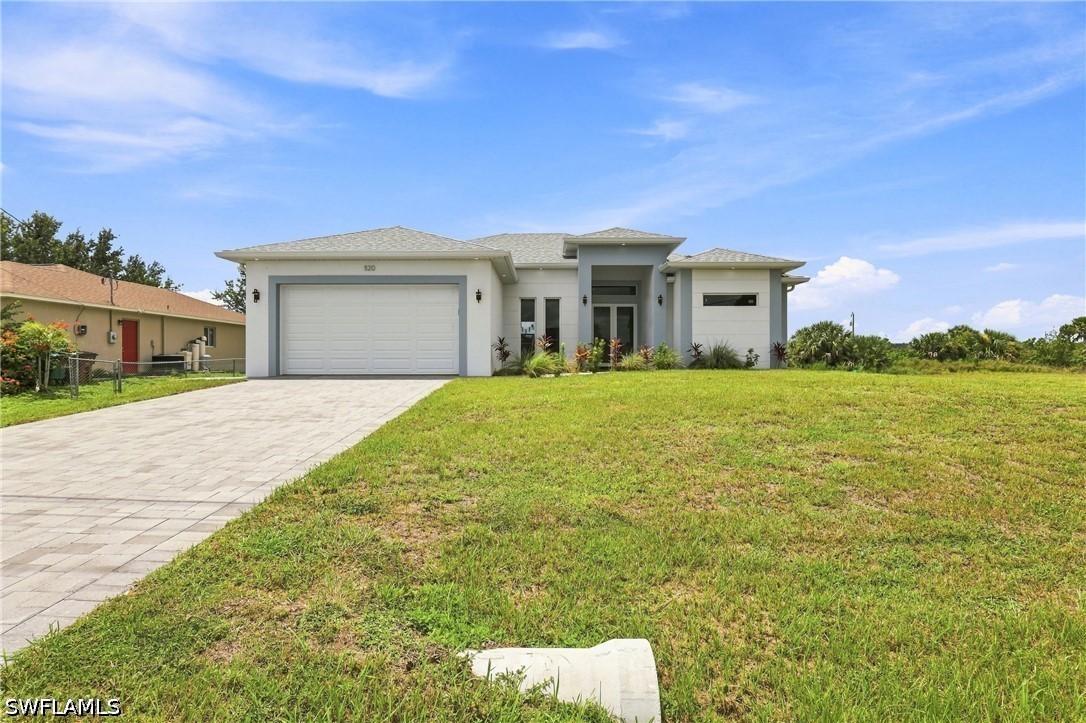 3 Bed Waterfront Home for Sale in Cape Coral, photo 2