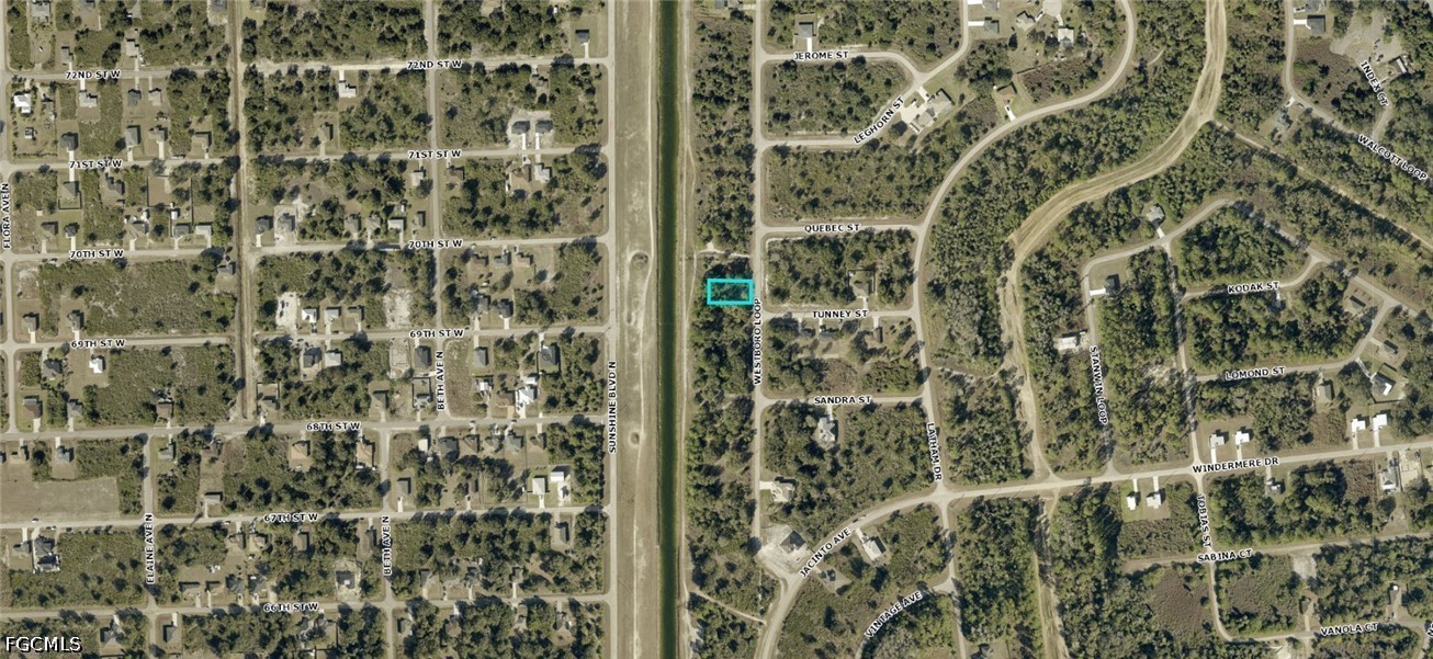 Waterfront Home for Sale in Lehigh Acres, photo 2