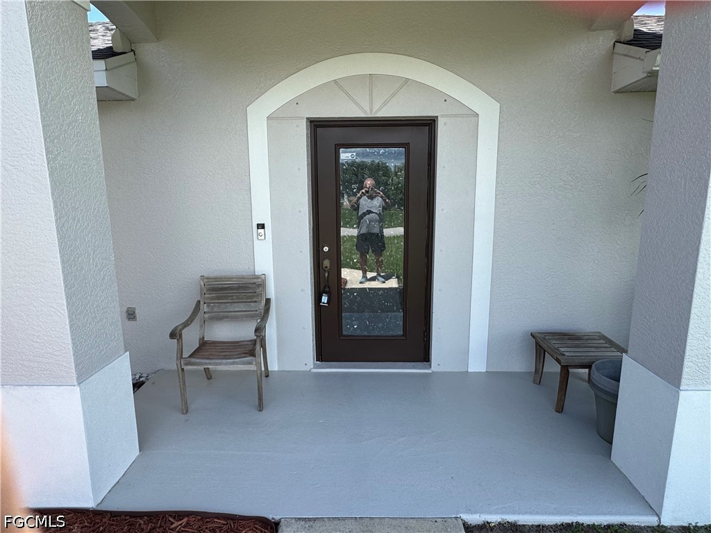 3 Bed SingleFamilyResidence for Sale in Cape Coral, photo 2